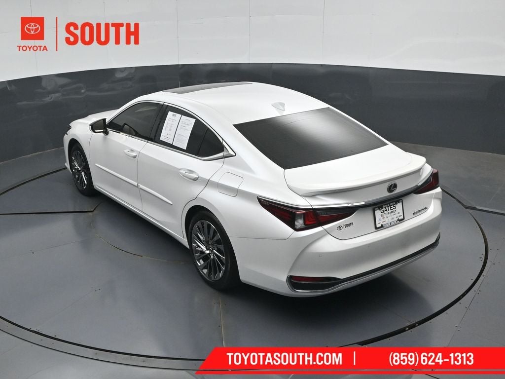 2025 Lexus ES 300h Ultra Luxury