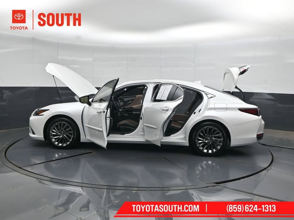 2025 Lexus ES 300h Ultra Luxury