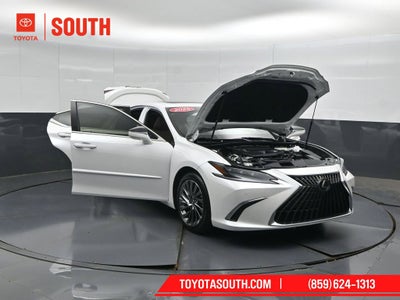 2025 Lexus ES 300h Ultra Luxury