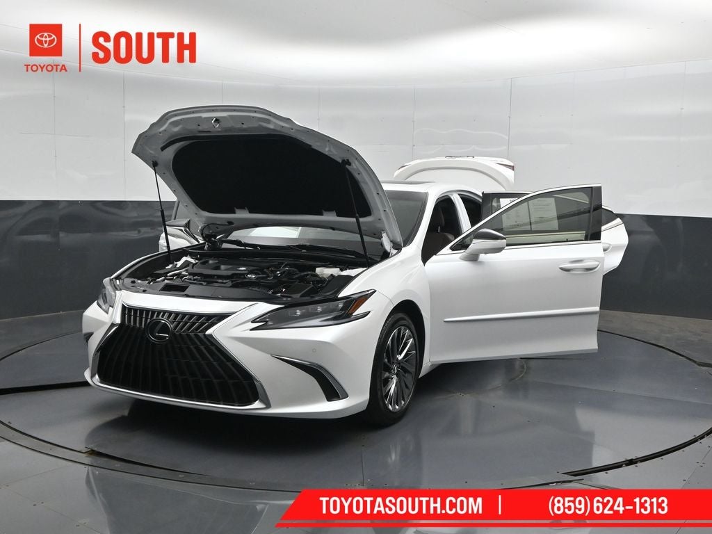 2025 Lexus ES 300h Ultra Luxury