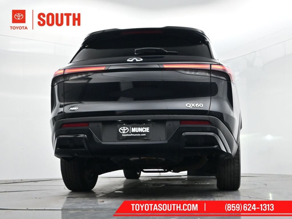 2023 INFINITI QX60 LUXE