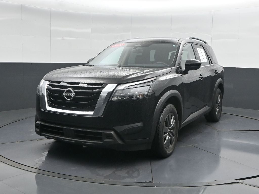 2024 Nissan Pathfinder SV