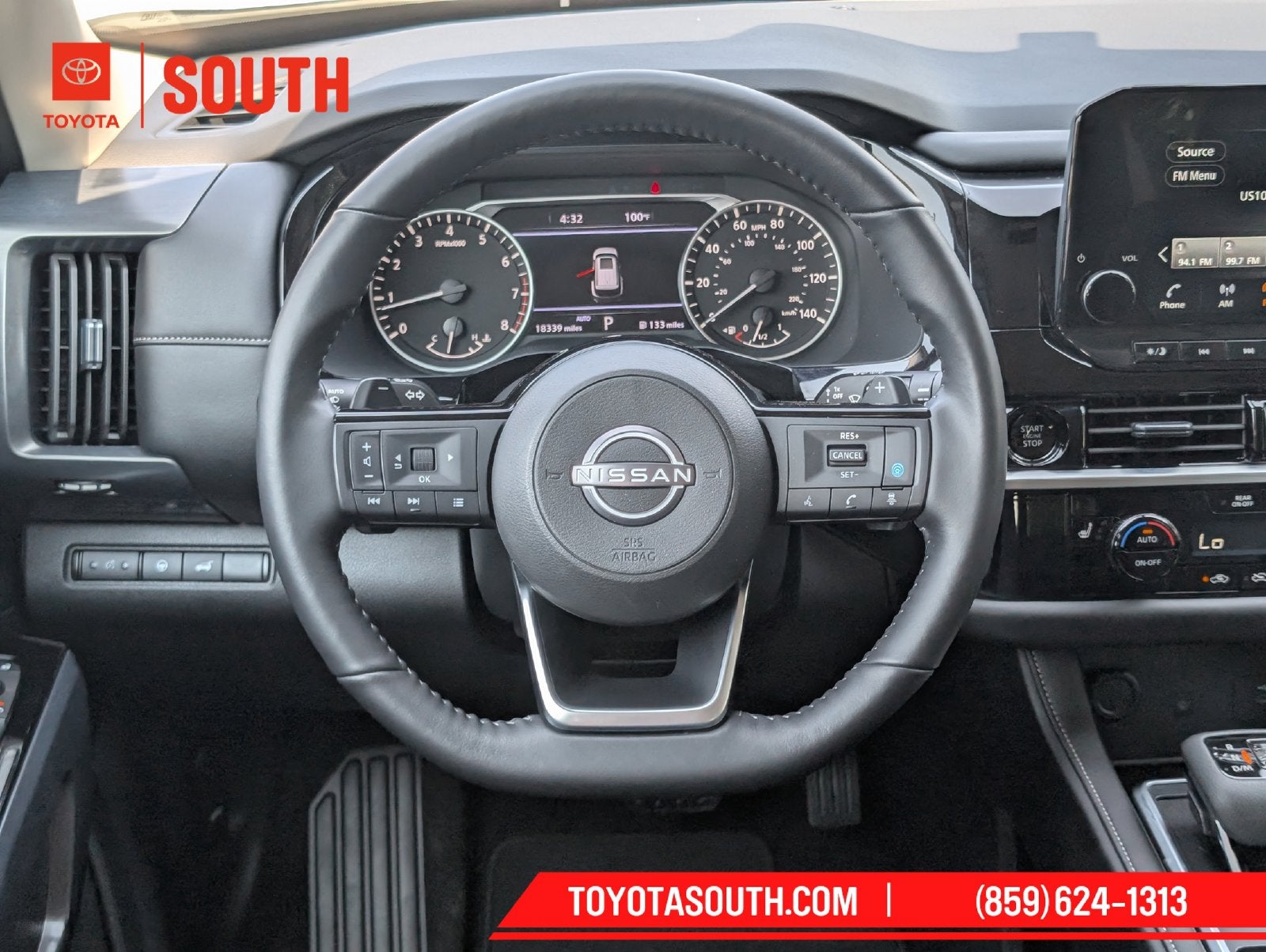 2025 Nissan Pathfinder SL
