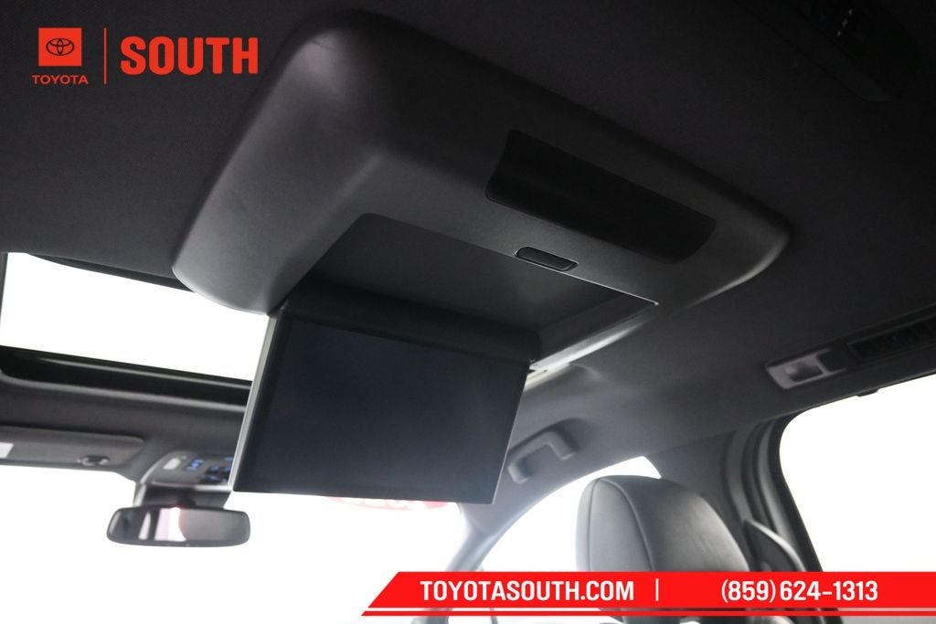 2023 Toyota Sienna XSE 7 Passenger