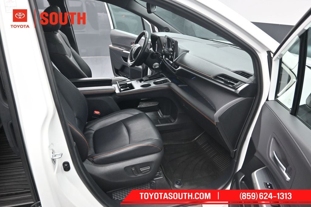 2023 Toyota Sienna XSE 7 Passenger