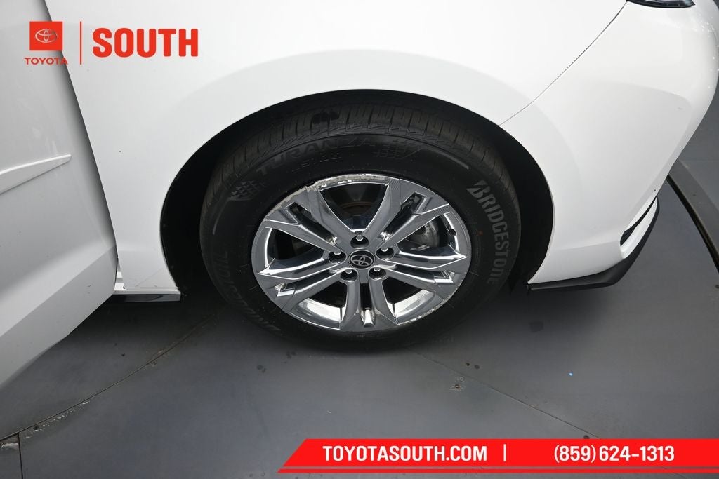 2023 Toyota Sienna XSE 7 Passenger