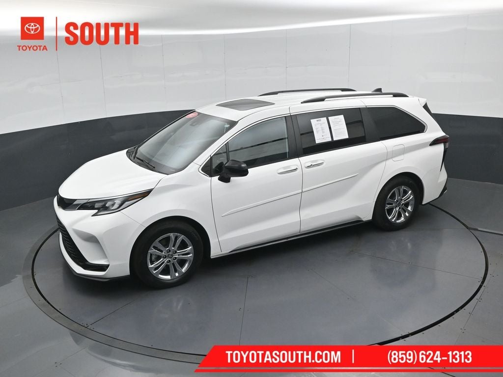 2023 Toyota Sienna XSE 7 Passenger