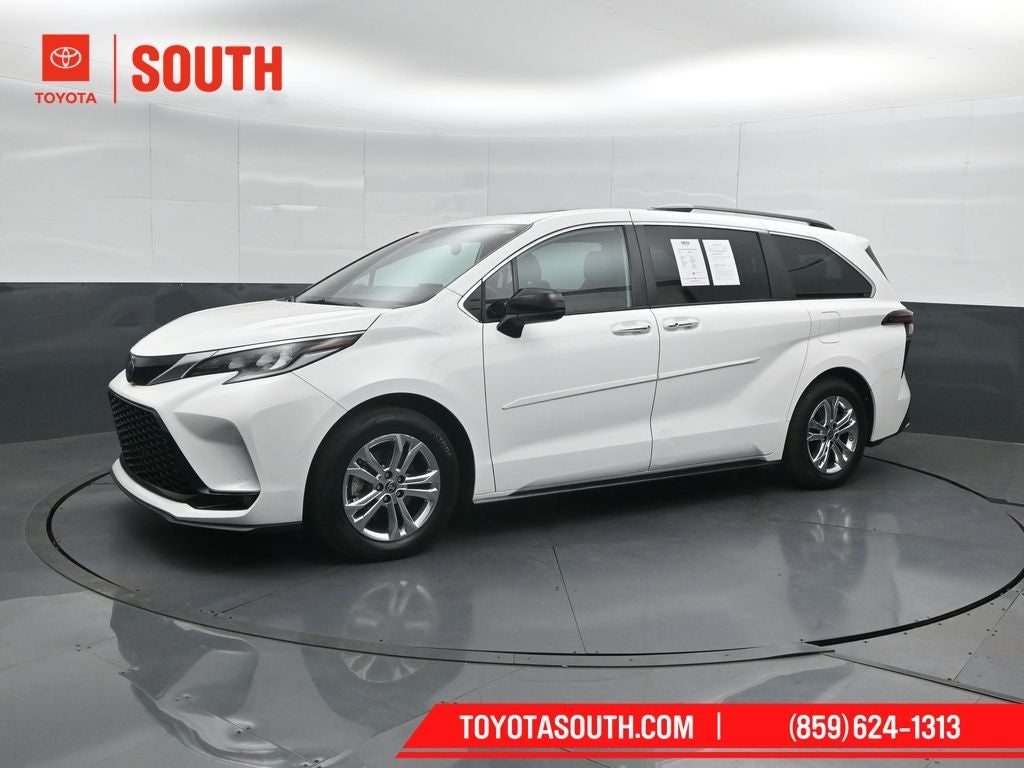 2023 Toyota Sienna XSE 7 Passenger