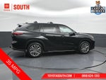 2023 Toyota Highlander Hybrid Platinum