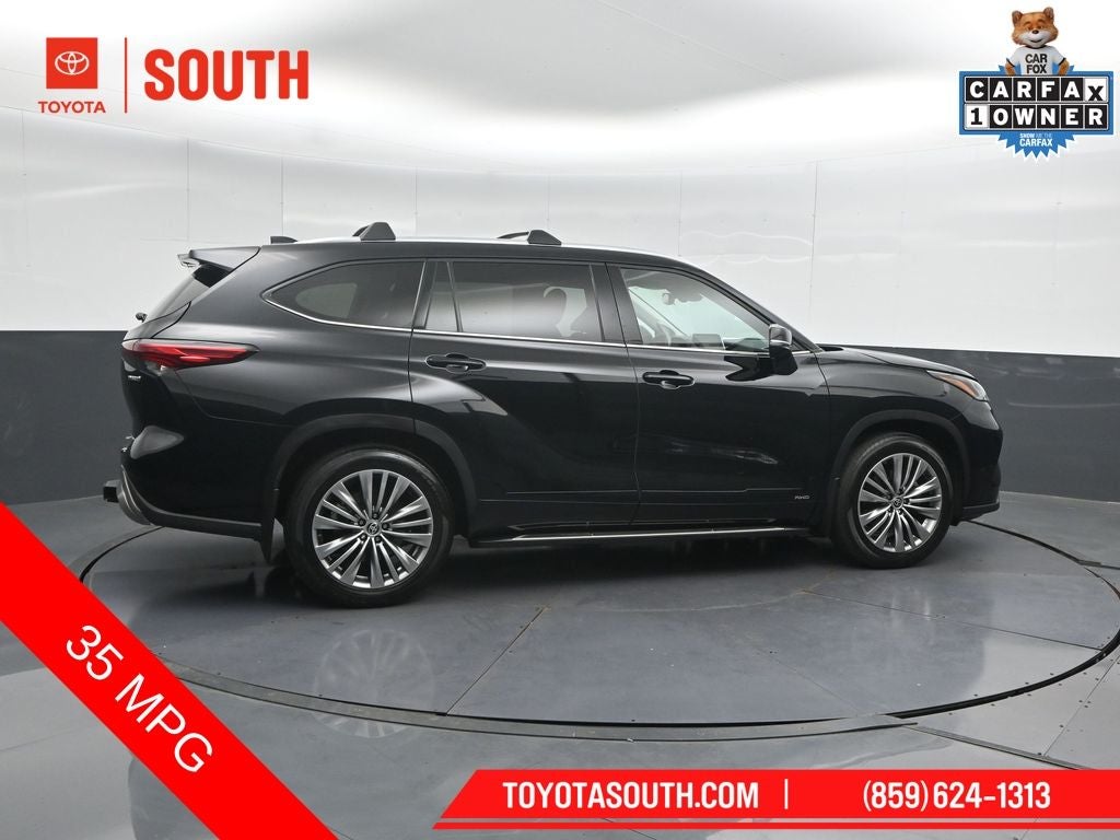2023 Toyota Highlander Hybrid Platinum