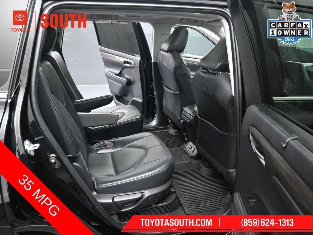 2023 Toyota Highlander Hybrid Platinum