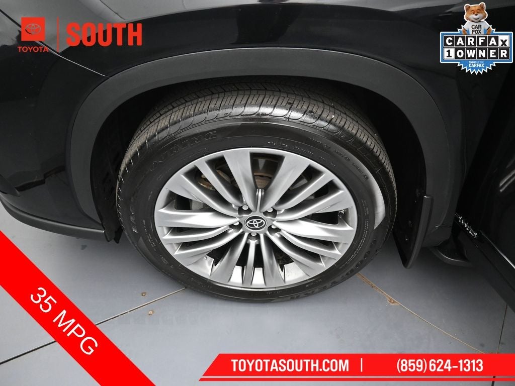 2023 Toyota Highlander Hybrid Platinum