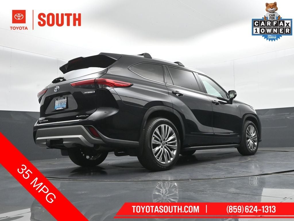 2023 Toyota Highlander Hybrid Platinum