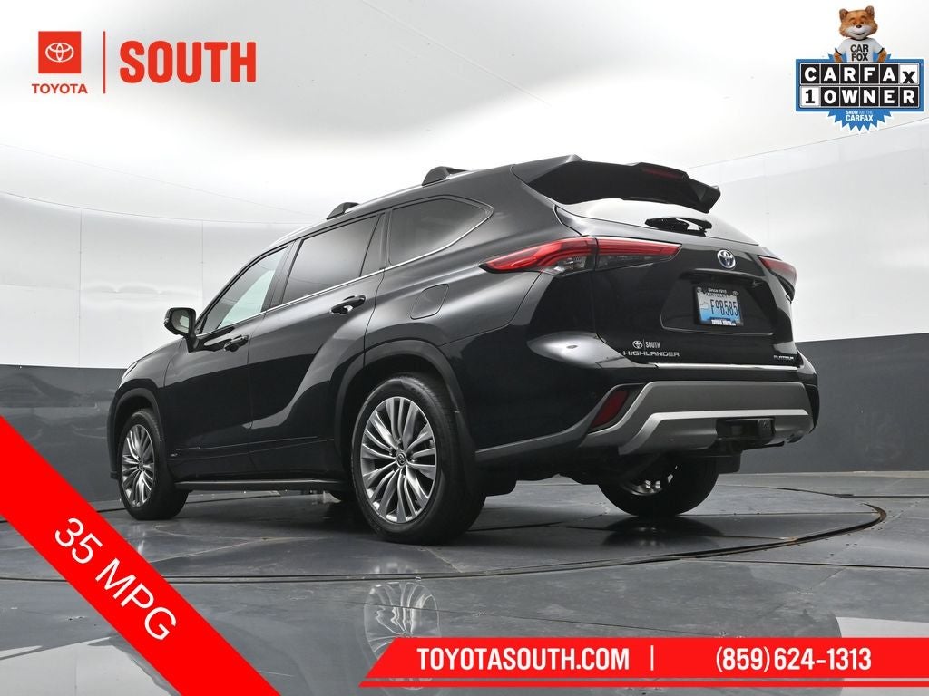 2023 Toyota Highlander Hybrid Platinum