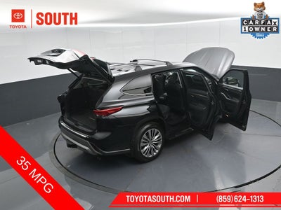 2023 Toyota Highlander Hybrid Platinum
