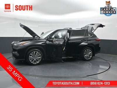 2023 Toyota Highlander Hybrid Platinum