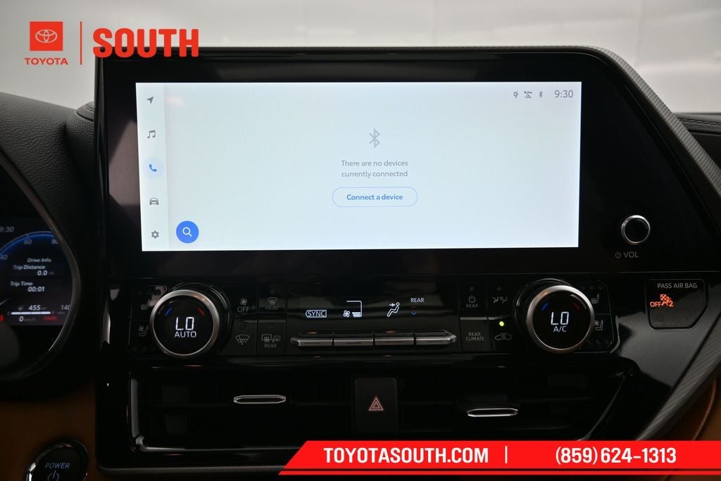 2023 Toyota Highlander Hybrid Platinum