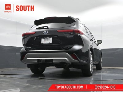 2023 Toyota Highlander Hybrid Platinum