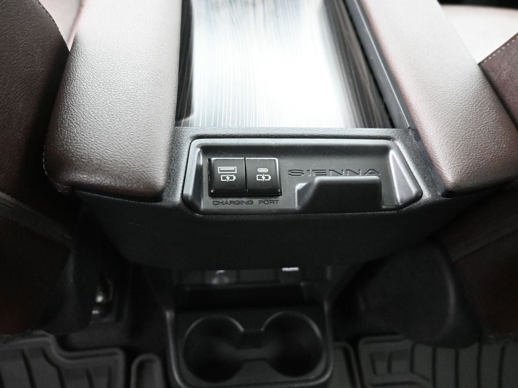 2024 Toyota Sienna Platinum 7 Passenger