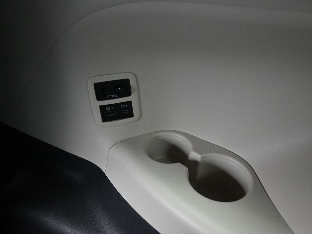 2024 Toyota Sienna Platinum 7 Passenger