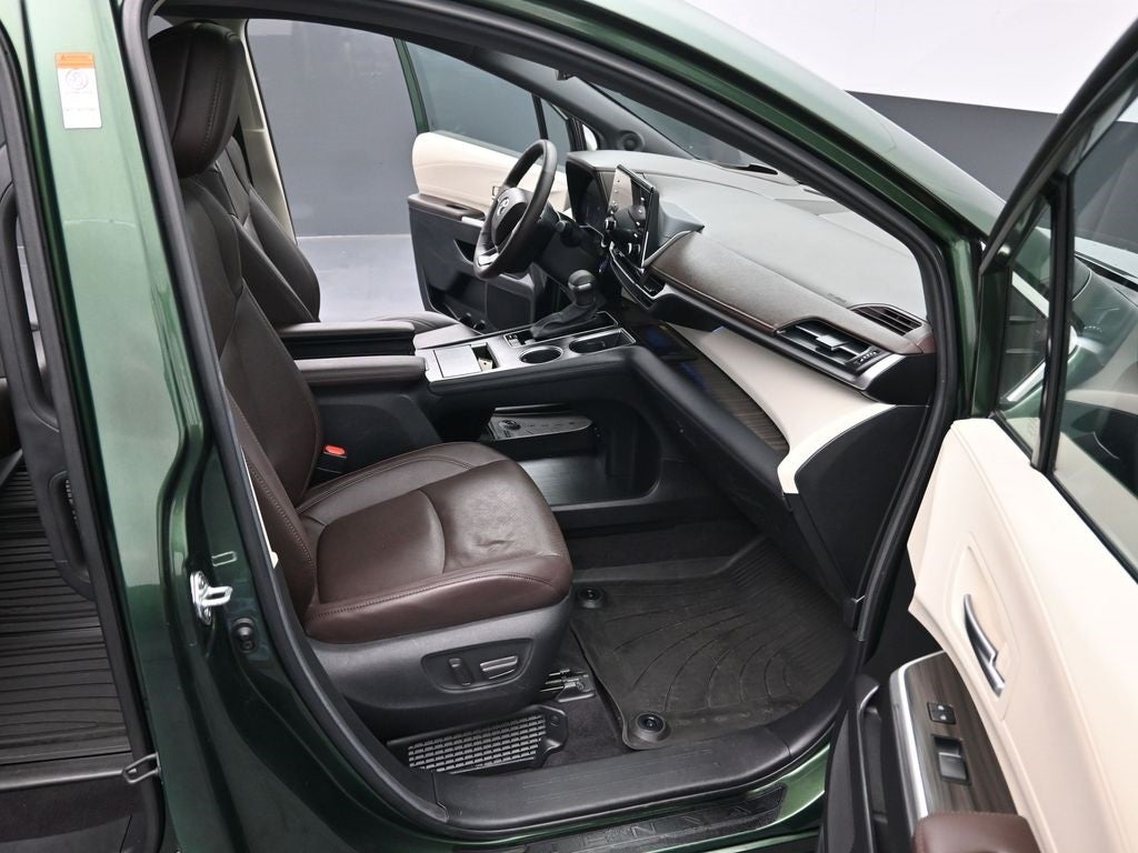 2024 Toyota Sienna Platinum 7 Passenger