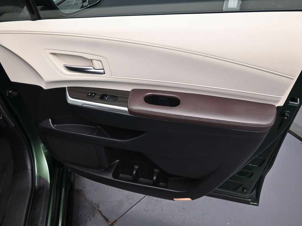 2024 Toyota Sienna Platinum 7 Passenger