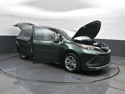 2024 Toyota Sienna Platinum 7 Passenger