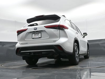 2022 Toyota Highlander Hybrid XLE