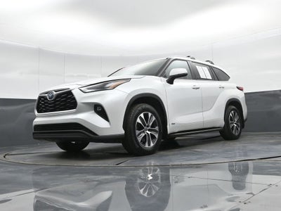 2022 Toyota Highlander Hybrid XLE