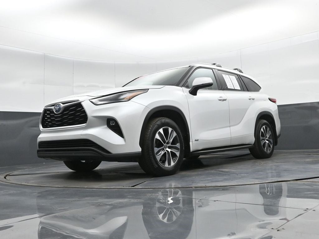 2022 Toyota Highlander Hybrid XLE