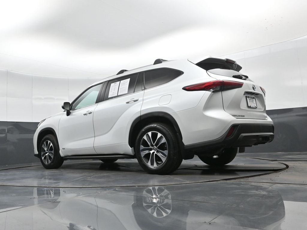 2022 Toyota Highlander Hybrid XLE
