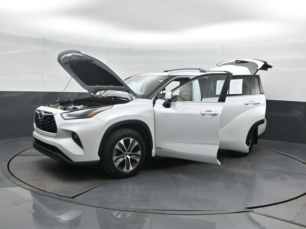 2022 Toyota Highlander Hybrid XLE