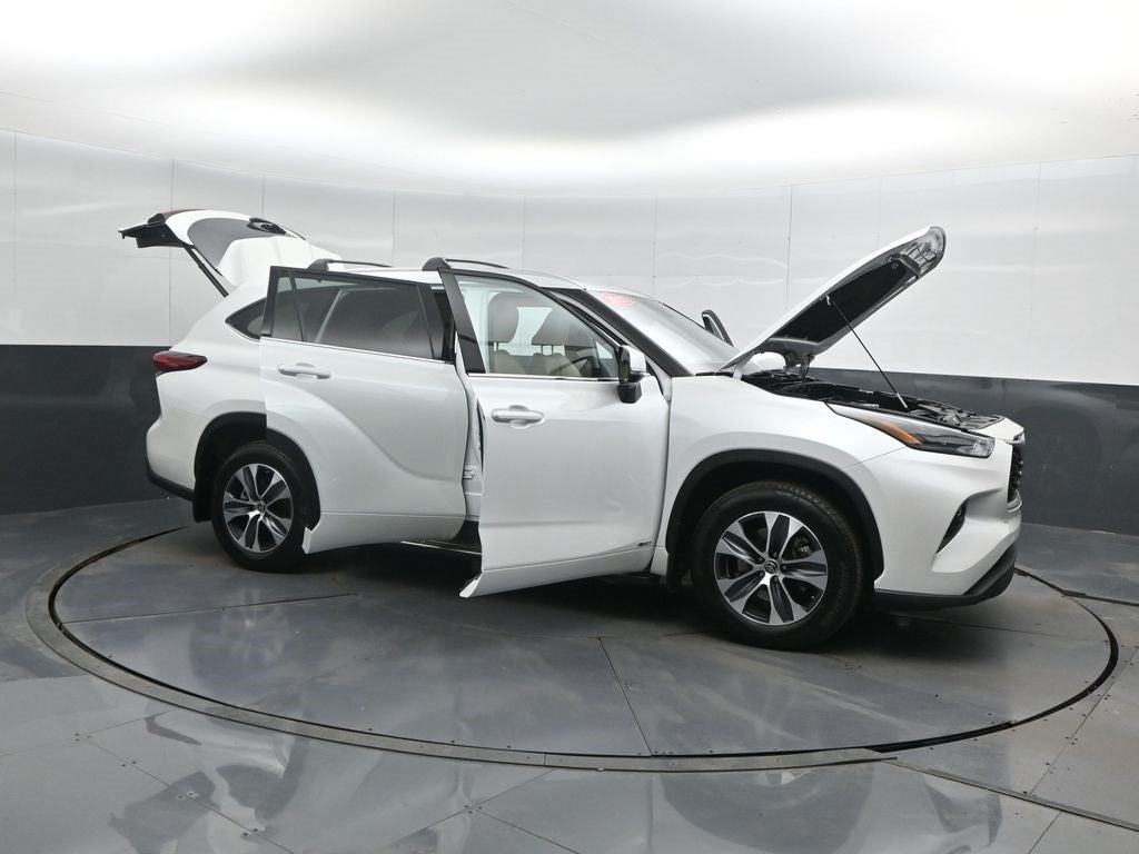 2022 Toyota Highlander Hybrid XLE