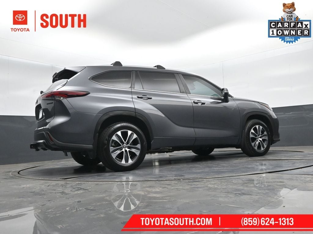 2024 Toyota Highlander Hybrid XLE