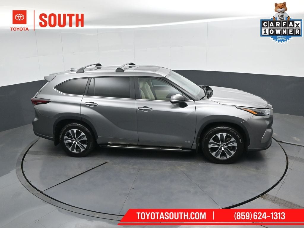 2025 Toyota Highlander Hybrid XLE