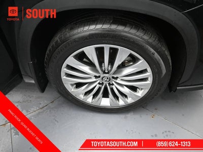 2024 Toyota Highlander Platinum