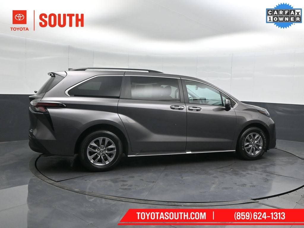 2023 Toyota Sienna XLE 7 Passenger