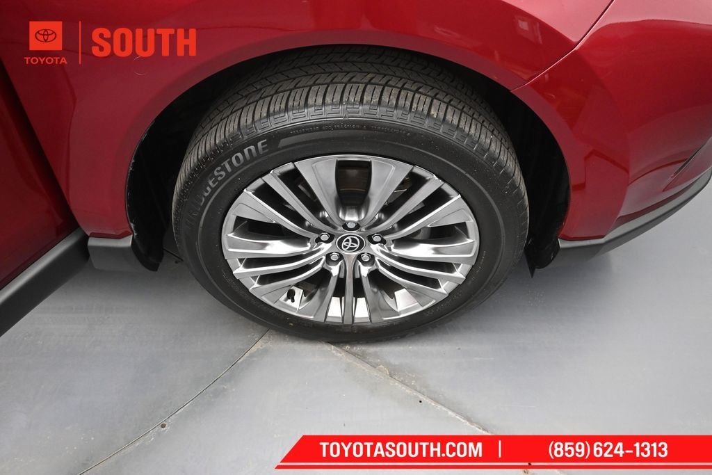2023 Toyota Venza XLE