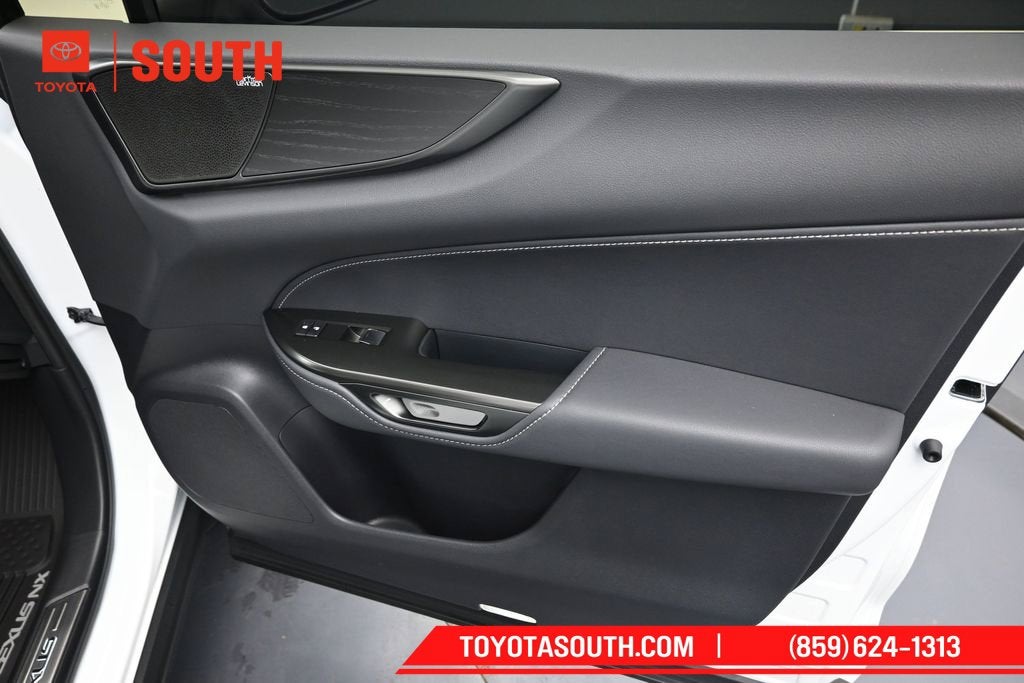 2026 Lexus NX 450h+ Luxury