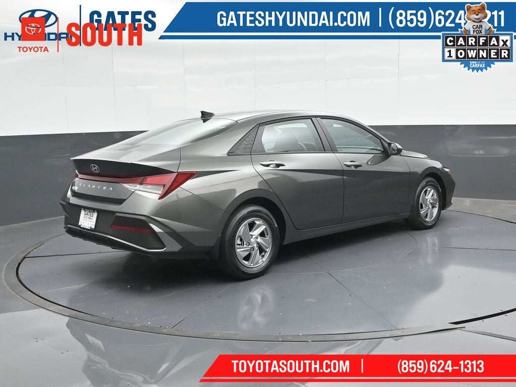 2025 Hyundai Elantra SE