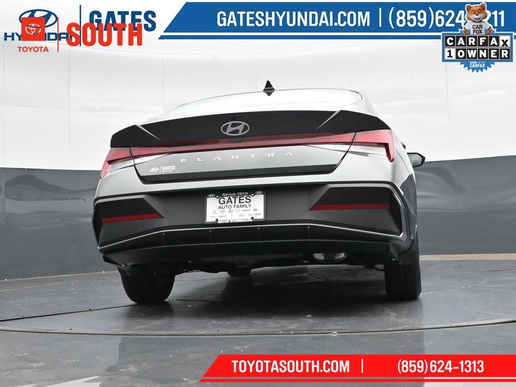 2025 Hyundai Elantra SE