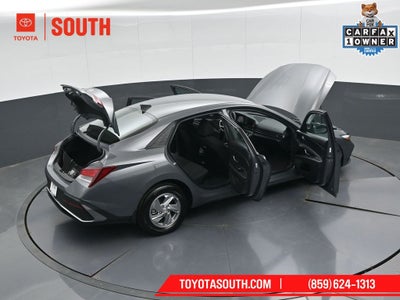 2025 Hyundai Elantra SE