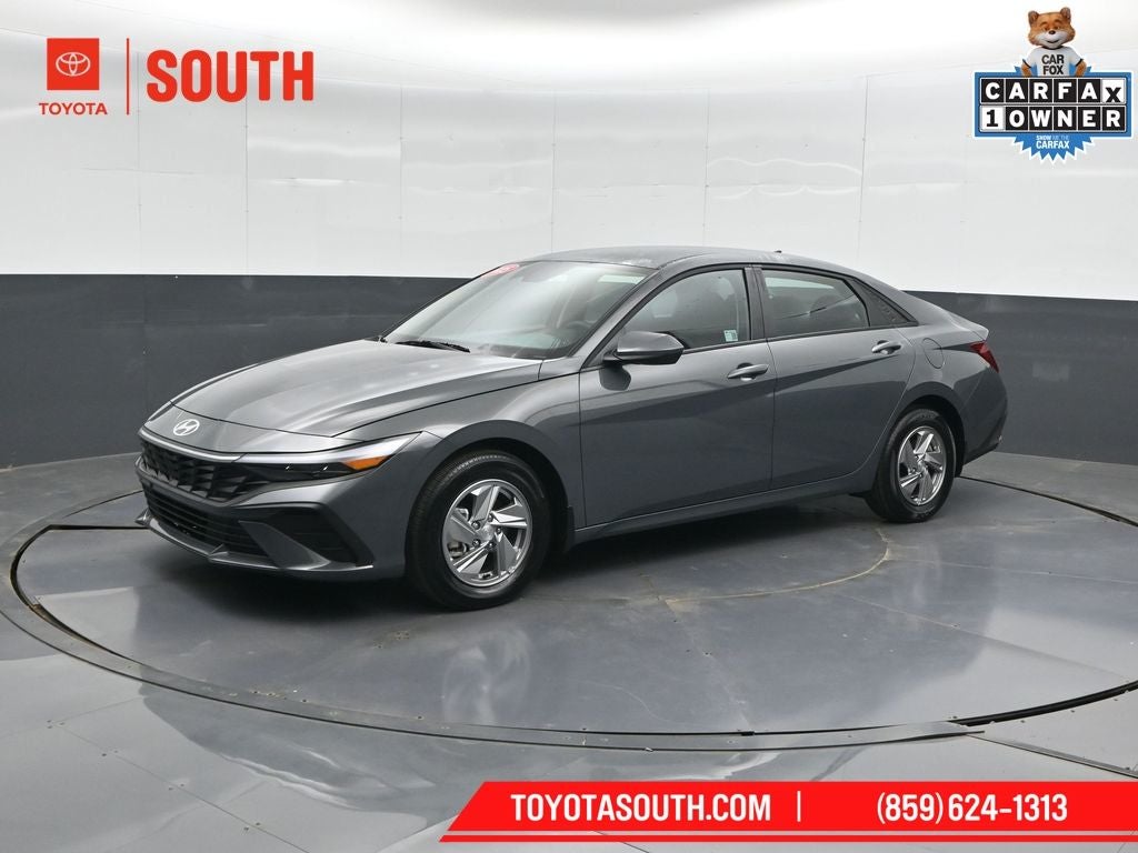 2025 Hyundai Elantra SE