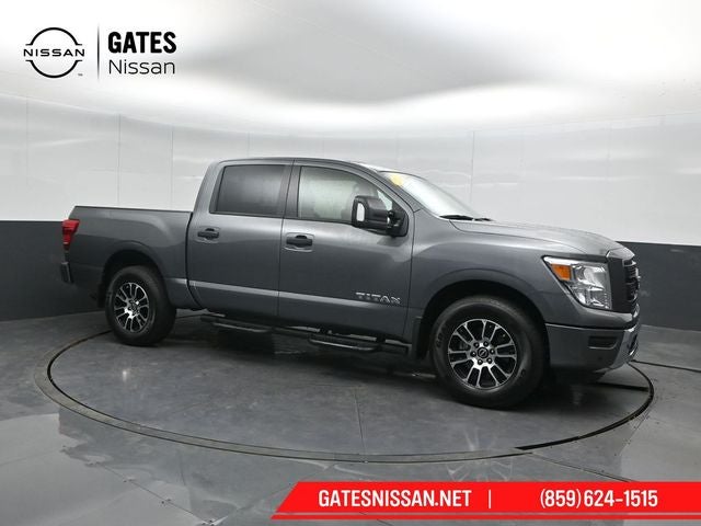 2024 Nissan Titan SV Convenience & Utility Package