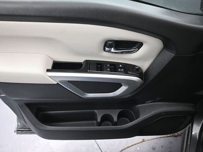 2024 Nissan Titan SV Convenience & Utility Package