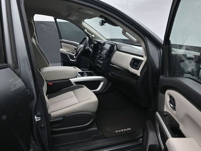 2024 Nissan Titan SV Convenience & Utility Package