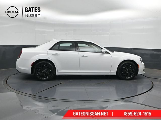 2022 Chrysler 300 Touring