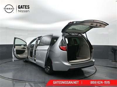 2024 Chrysler Pacifica Hybrid Select