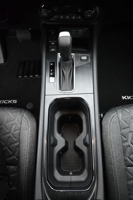 2027 Nissan Kicks SV