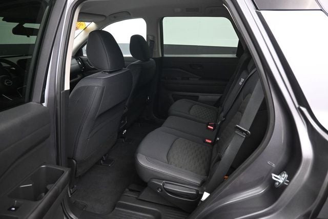 2023 Nissan Pathfinder SV